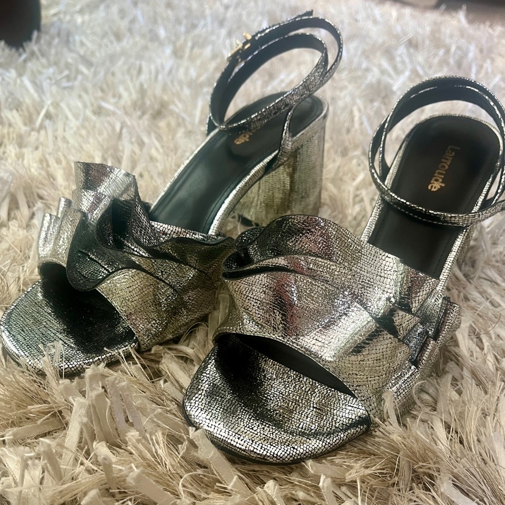 Larroude Selena Ruffle Silver size 8.5